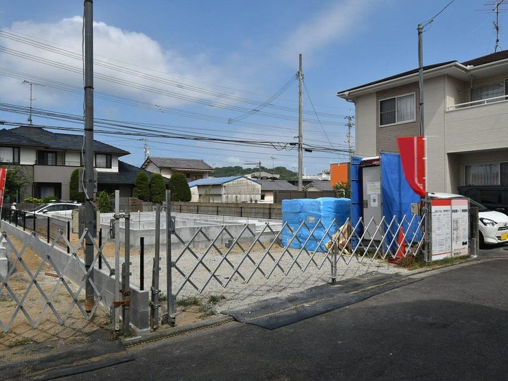 【外観写真】
建設地を南東側より撮影 2026.08.05