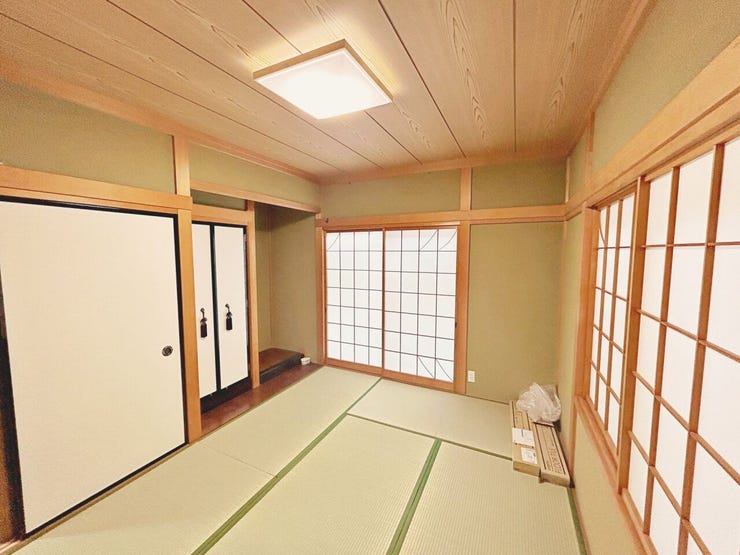 1階和室です。畳表替え予定です。