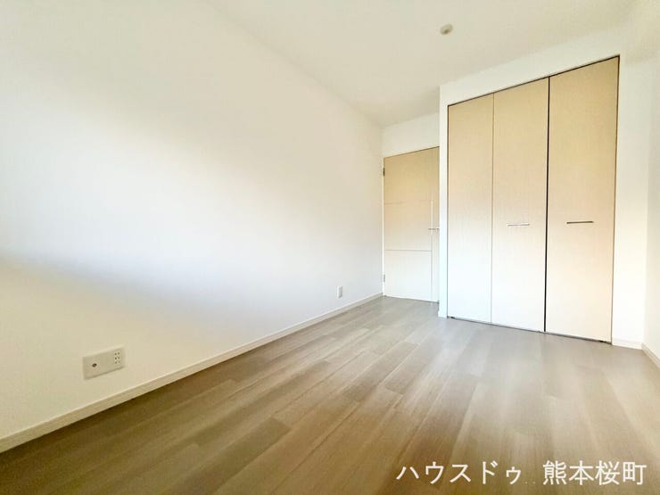■洋室②■寝室、書斎、趣味の部屋。家族の成長やライフスタイルに合わせ、様々な使い方ができる快適な空間です。