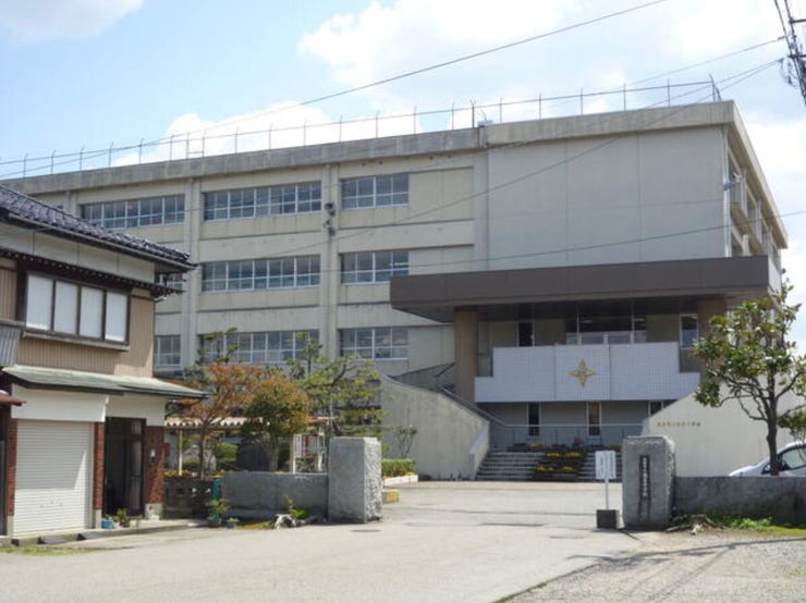 高岡市南星中学校 440m