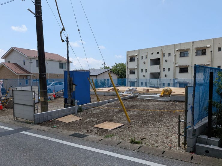 写真:1号棟前 前面道路6M市道