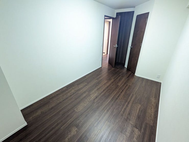 自分らしい家具で彩れる、暮らしを楽しむための余白のある部屋。