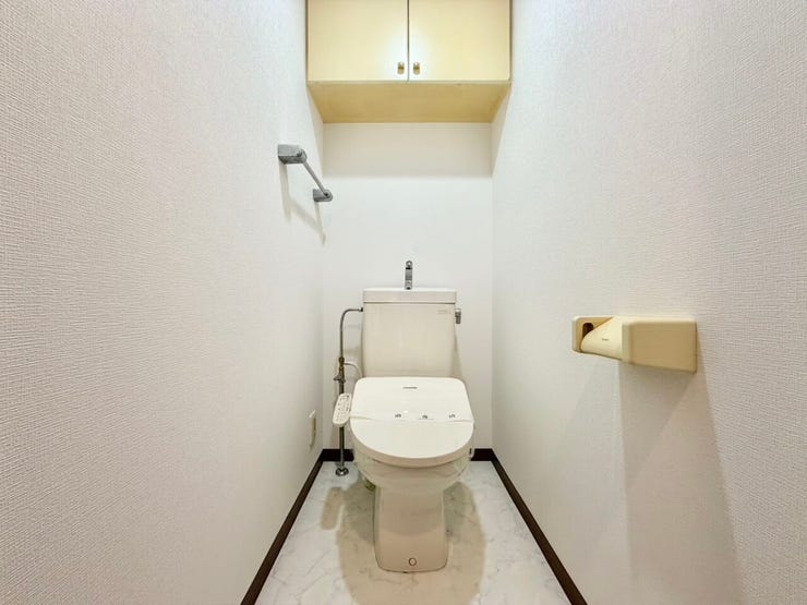 節水型でエコなトイレは、もちろんウォシュレット付き!便座も温かく、居心地が良い空間です♪