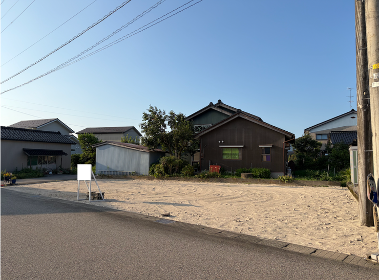 北西から 道路もしっかり整備されています。