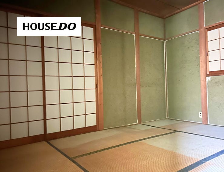 畳のやさしい質感が心地よい和室は、客間や寝室、くつろぎの空間として活躍。ほっと一息つける落ち着いた時間が流れます。