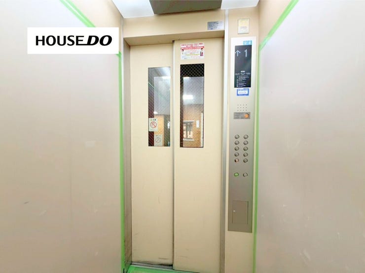 エレベーター付きで10階のお部屋まで移動も快適。重い荷物やお買い物帰りも安心で、毎日の暮らしをスムーズに支えます。