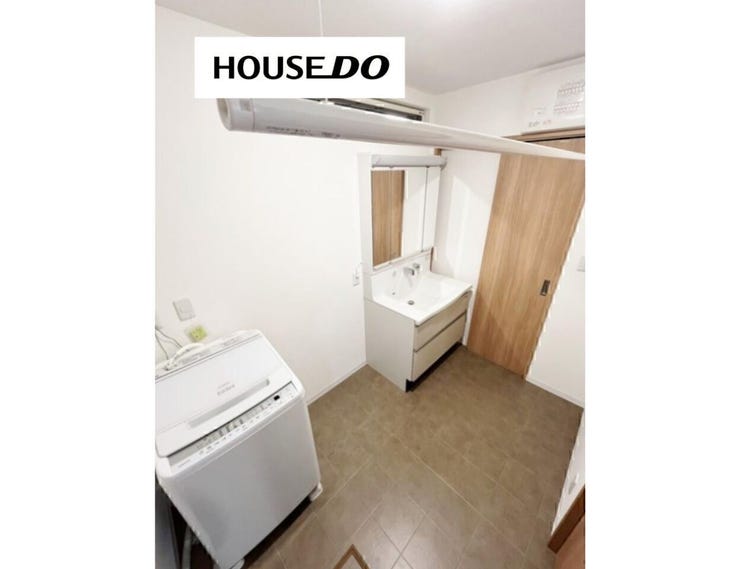 物干し竿付で部屋干しも出来ます!
