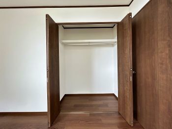 2階 南西洋室 約8帖 クローゼット