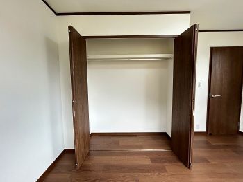 2階 南東洋室 約5.5帖 クローゼット