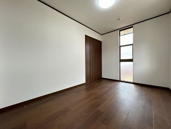 2階 北西洋室 約6帖
