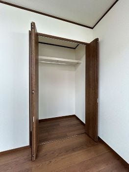 2階 北西洋室 約6帖 クローゼット