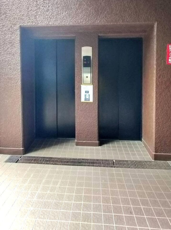 共用エレベーターです