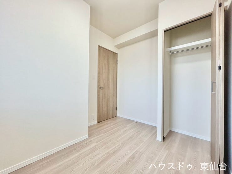 ナチュラルテイストの建具で、どんなインテリアにも馴染みます。