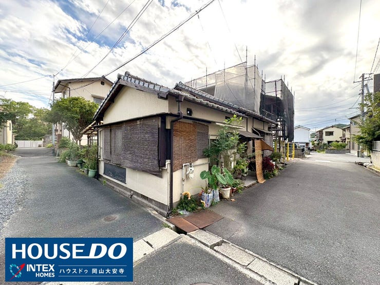 【毎日の通勤・通学も快適な立地】
JR法界院駅まで徒歩11分と好アクセス!さらに家計に優しい都市ガス対応なのも嬉しいポイントです♪毎月のランニングコストを抑えながら家族で快適に暮らせる住まいですよ!