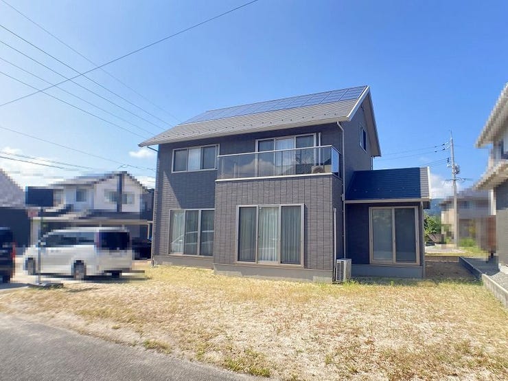 【外観】
南側には広々としたお庭スペースがあります♪