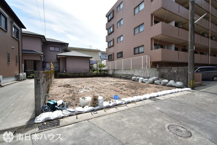 【外観】田上小学校まで徒歩3分で通学も安心です♪