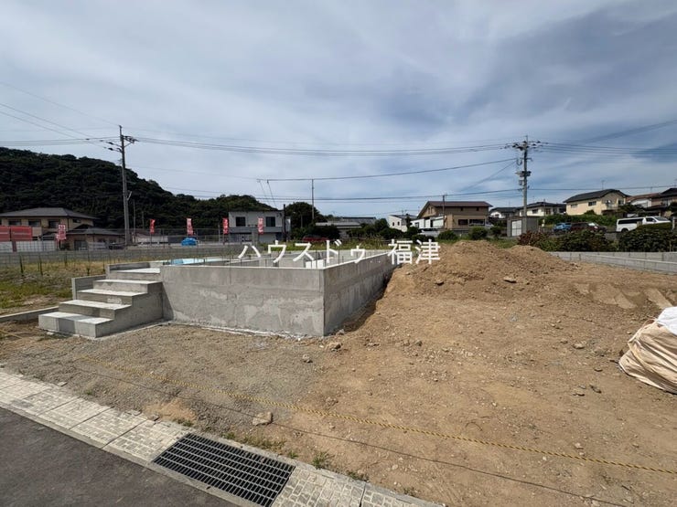 未完成物件は立地を確認後、
同メーカーが建てたお家をご案内!
《福津市畦町 新築戸建》