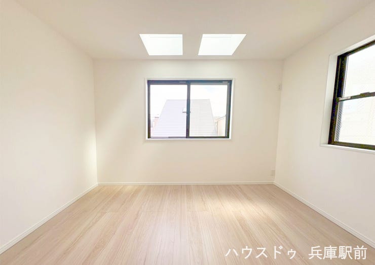 ◇洋室6.6帖+物入:全居室にしっかりと収納(クローゼット・物入)が確保されており、家具の配置がしやすい間取り設計です。