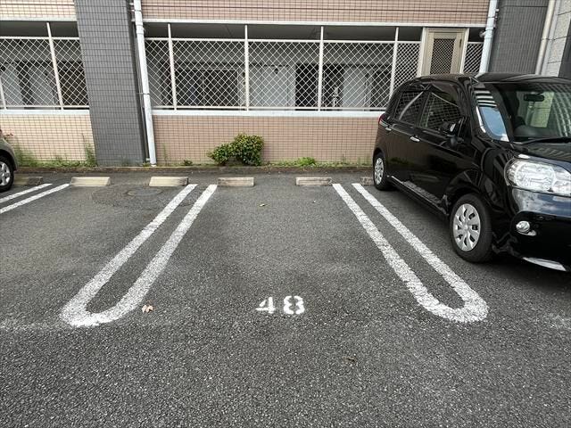 ◆駐車場◆継承可能な駐車場がマンション北側に確保されています。※5400円/月