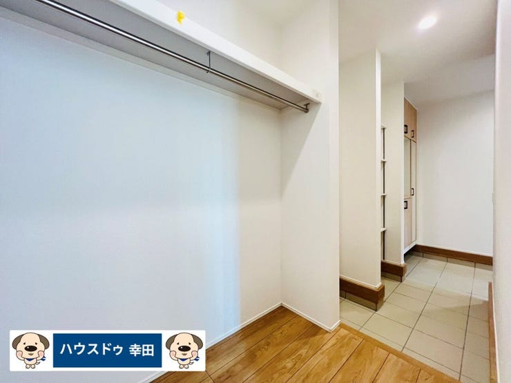 広々としたファミリークロークとシューズインクロークです。
ご家族全員の分を収納していただけます