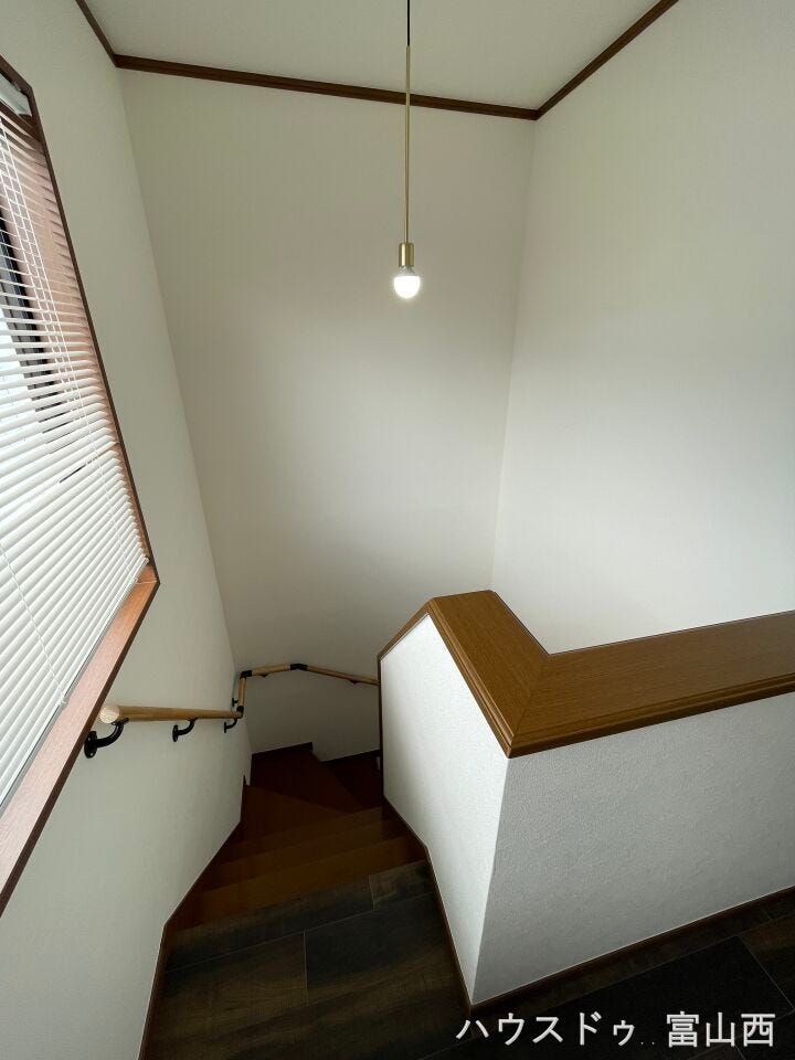 2階から見た階段