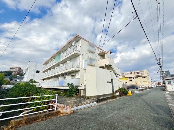 【外観】
【appearance】
手の届きやすい価格のワンルームマンション♪リフォームも承っておりますので、お気軽にお問い合わせくださいませ!