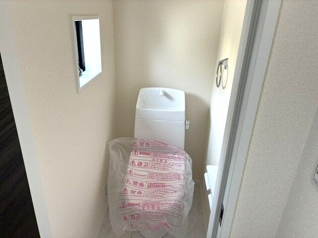 2か所にトイレがあり、来客時での使い分けも可能です