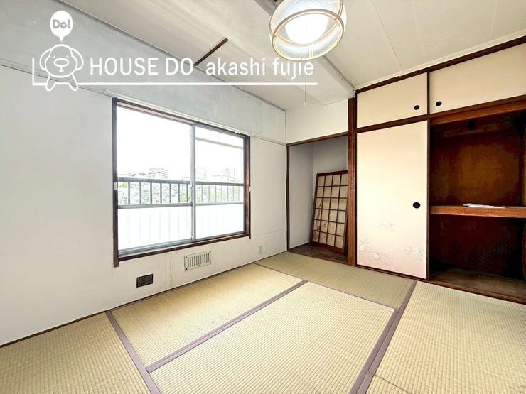 和室4.5帖です。押入収納がございます。
お問合せお待ち致しております!
【お問合せ フリーダイヤル:0120-077-712】