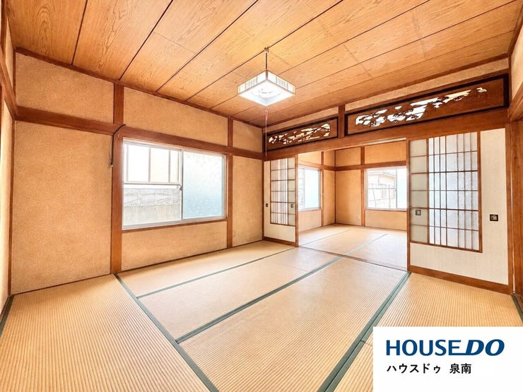 日本的な和室でゆっくり過ごせる空間です。充分な広さの収納を備え、採光良好な和室は、快適空間です。