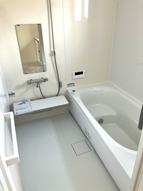 疲れた体でもゆったりとくつろげる広々とした浴室で、心身共にリフレッシュ可能な安らぎの空間☆