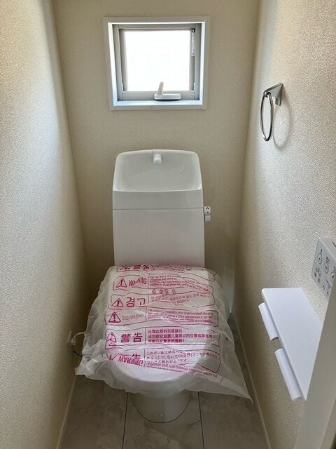2か所にトイレがあり、来客時での使い分けも可能です