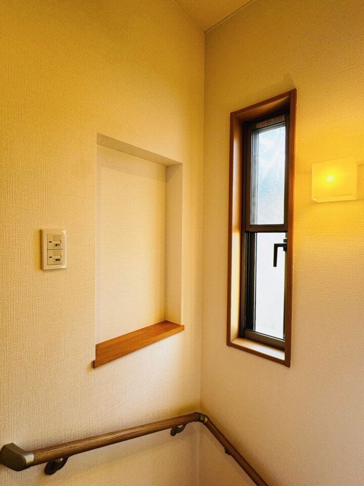 2F階段 ニッチ