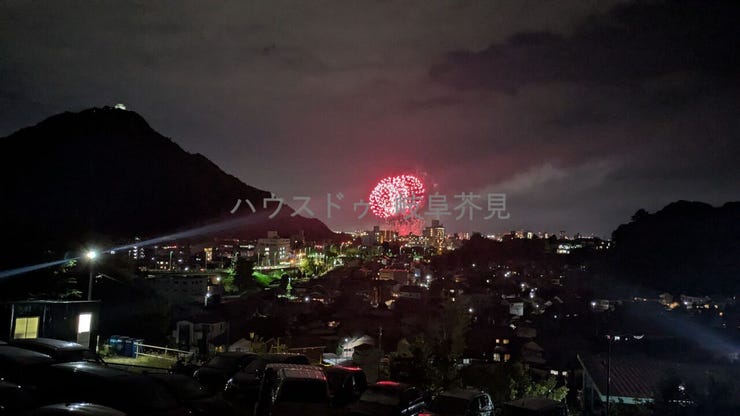 【外観写真】
現地より岐阜城ライトアップとともに長良川花火大会が見えます!2026.8.9撮影