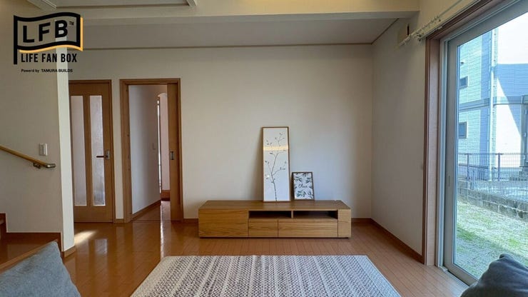 お好きなテレビ台を画像のように置いてみてはいかがでしょうか♪