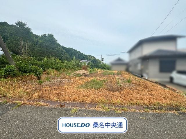 【外観】
多度町柚井にある100坪を超えるゆとりのあるお土地です。建築条件がないのでお好きなメーカーで建築できます。(2026年8月14日撮影)
