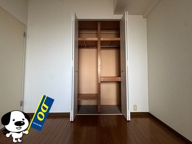 収納がございますので、お部屋がすっきり片付きますね。
