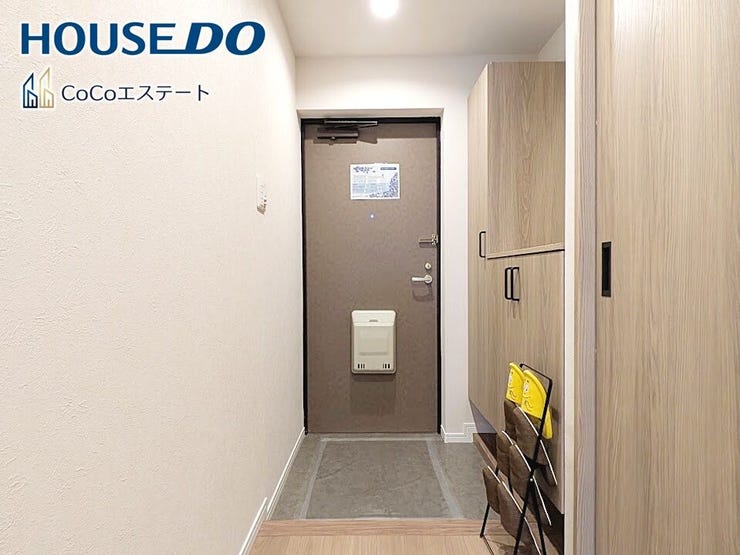□■玄関■□
いつでもスッキリとした玄関でお出迎え♪
散らかりがちな玄関がスッキリ片付く収納力の高い玄関収納が備え付けられてます。