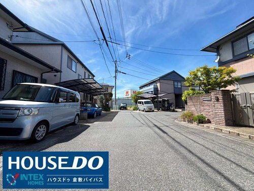 【安心・快適なゆとりある前面道路!】
道幅にゆとりがあり、お車の出し入れやすれ違いもスムーズに行えます!交通量も少なく穏やかな街並みで、小さなお子様がいるご家庭も安心して暮らせますね♪