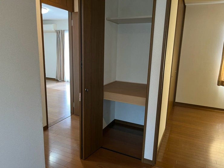 2階ホールの収納
