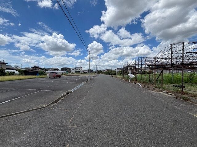 北側前面道路の様子です。