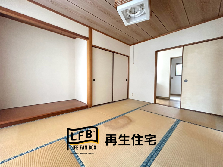 床の間と押入が付いた、ゆとりある伝統的な和室です