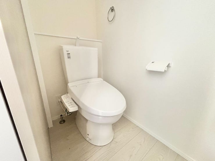 2階にもトイレがあるため、来客の際なども安心です♪