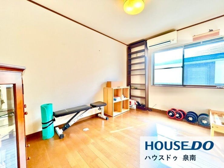 大きな窓から陽が差し込み、目覚めのよい1日が迎えられそうです