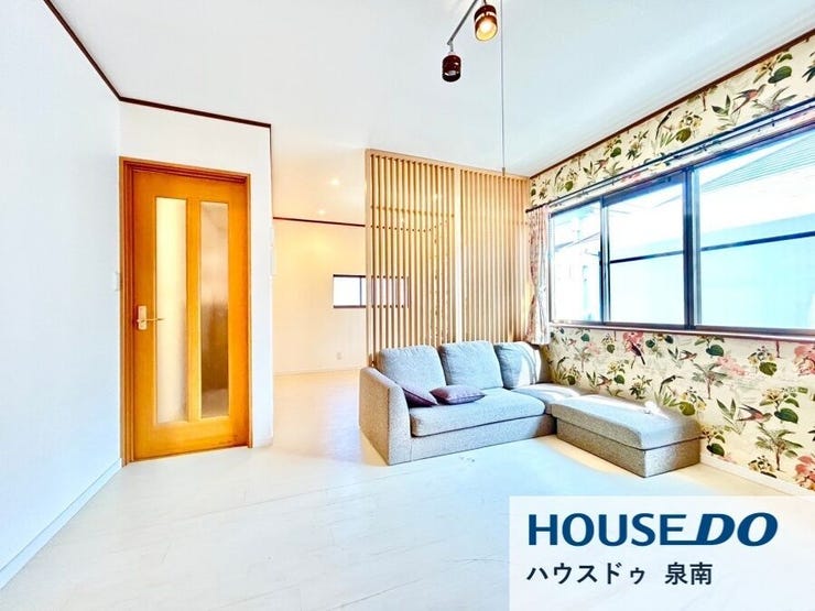 広々とした居住空間は日々の暮らしを彩り、心のやすらぎと満足感を与えてくれます。通風と採光を考慮した設計は子供たちはのびのび育ち、家族でくつろぎと団らんを生み出します。