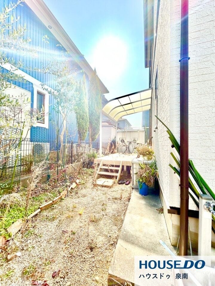 住宅に広々したお庭付き。週末にはお子様と遊んだり、BBQやガーデニングを楽しんでいただける広々空間です♪小さなお子様やペットがいても安心してお過ごしいただくことができます!