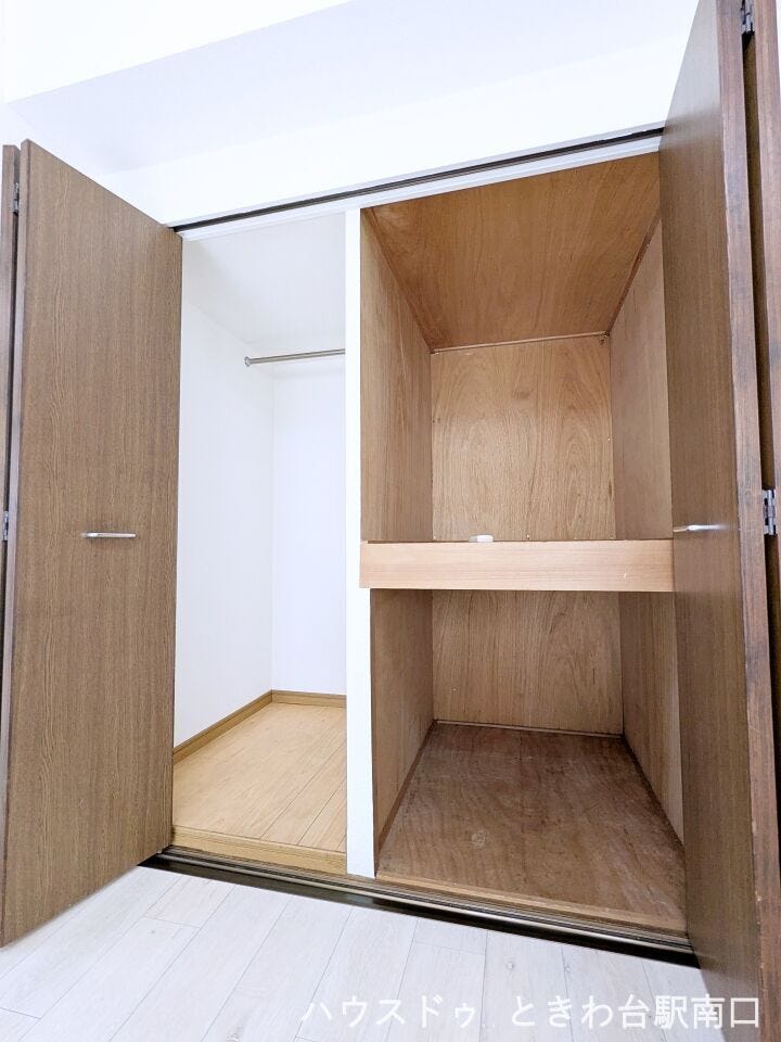 荷物をたっぷりと収納できるクローゼット。お部屋をすっきりと保つことができ、居住空間を有効に活用できる機能的な設計です。