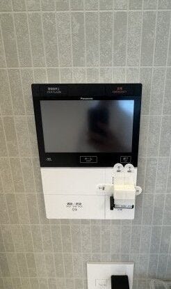 TVモニター付きインターホン完備!来訪者を映像でしっかり確認できて一人暮らしや女性も安心