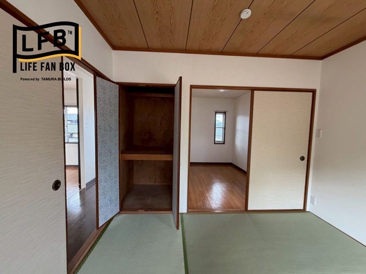 和室には更に小さな押入収納と、その隣に納戸部分があります♪