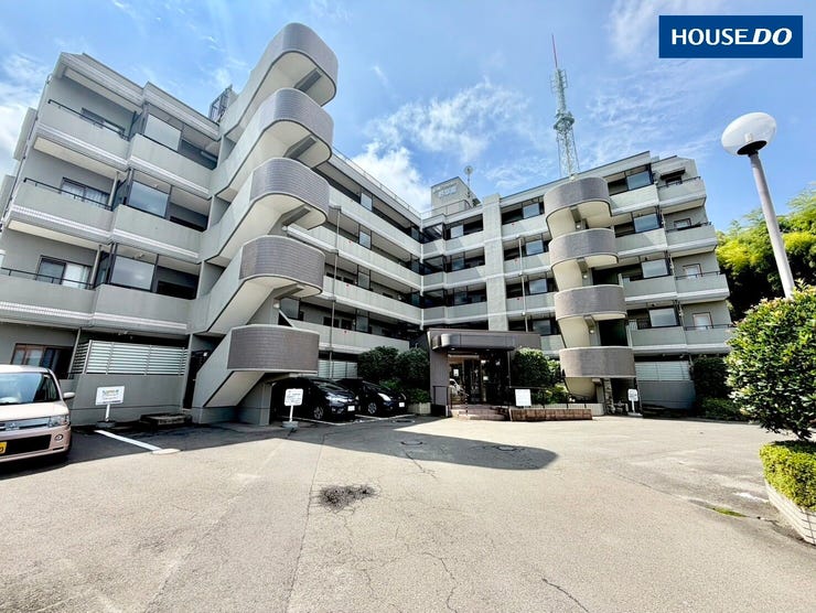【外観】
バス停徒歩2分♪閑静な住宅地にあります。