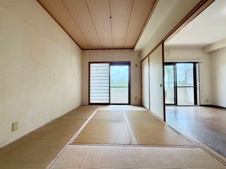 掘りコタツ付きの和室になります。冬に重宝されそうですね♪